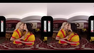 2 Broke Girls Angela White – Emma Hix XXX Cosplay Virtual Sex