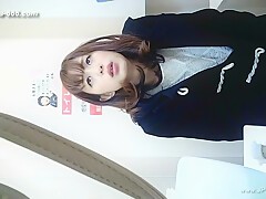 peeping asian office lady go to toilet.5