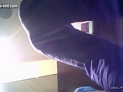 peeping asian office lady go to toilet.3