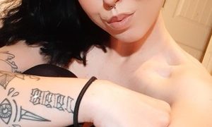 AinsleyPie19 naked before webcam in live video chat
