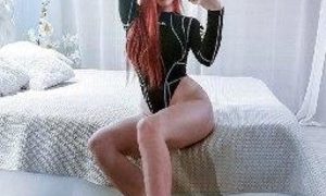 AlisiaDiamond naked before webcam in live video chat