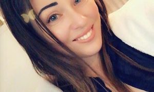 AngieBaby_77 naked before webcam in live video chat