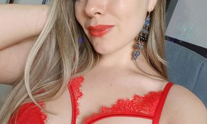 Anna_Smash naked before webcam in live video chat