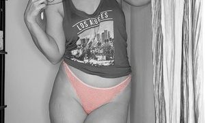 AprilRose naked before webcam in live video chat