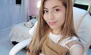 Aryana_rousse naked before webcam in live video chat