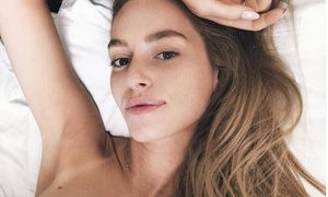 Blond_Elvira naked before webcam in live video chat
