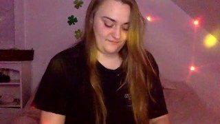 chloee-sweety nude on cam in her Live Sex Chat