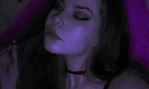 Cuddlies_Rina naked before webcam in live video chat