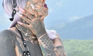 DemonGiirl naked before webcam in live video chat