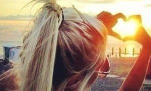Diana__Kiss naked before webcam in live video chat