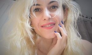 Diana_Devil naked before webcam in live video chat