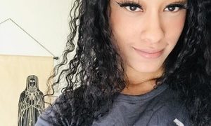 DiazWhite naked before webcam in live video chat