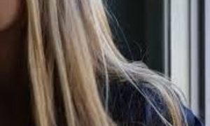 Donna__ naked before webcam in live video chat