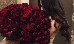Elle_Birthday naked before webcam in live video chat