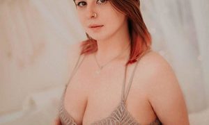 Ellie_sun naked before webcam in live video chat