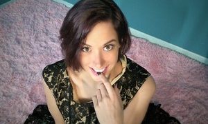 emmaBcummin naked before webcam in live video chat