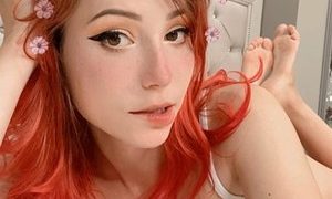EvaMooni naked before webcam in live video chat