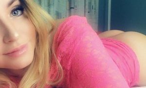 Helenaua naked before webcam in live video chat