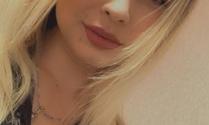 JessieBB_ naked before webcam in live video chat