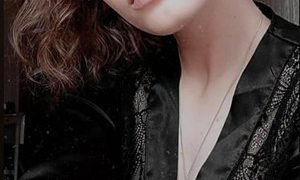 JulianaTeen naked before webcam in live video chat