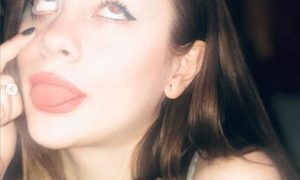 KayleeKarina naked before webcam in live video chat