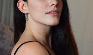 Kristin_cat_ naked before webcam in live video chat