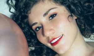 Laura_amy naked before webcam in live video chat