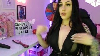 LEXI LEE nude on cam in her Live Sex Chat