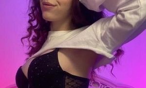 Lil__Mia naked before webcam in live video chat