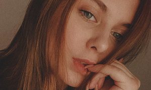 Lil_helen naked before webcam in live video chat