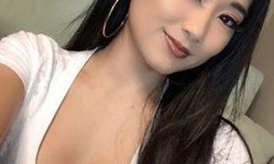 LulaBaby naked before webcam in live video chat