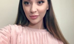 MillaLoves naked before webcam in live video chat