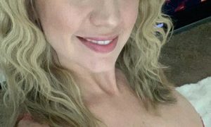Ms_PennyLane naked before webcam in live video chat