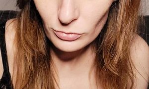 Mya_Heart naked before webcam in live video chat