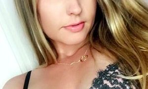 Nikki_Haze naked before webcam in live video chat