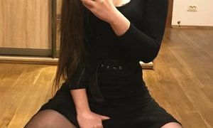 Olivia_Bloom naked before webcam in live video chat