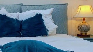 outrageousone nude on cam in her Live Sex Chat