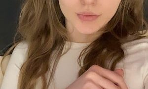 RobbyWiliamss naked before webcam in live video chat