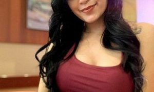 Salome_se naked before webcam in live video chat