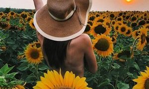 SandraRoux naked before webcam in live video chat