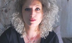 SassyKate naked before webcam in live video chat