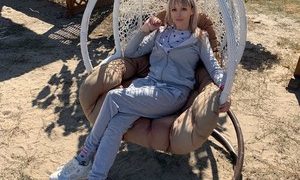 Sexy_doll25 naked before webcam in live video chat