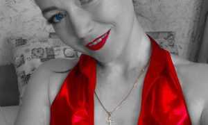 Sofi_Joy naked before webcam in live video chat
