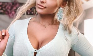 StaceyAdams naked before webcam in live video chat