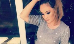 Sunshine_t naked before webcam in live video chat