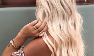 Susan_blonde naked before webcam in live video chat