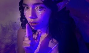Tokio_love naked before webcam in live video chat