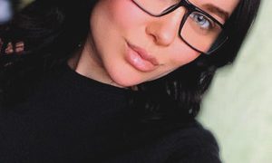 Valerymoor naked before webcam in live video chat
