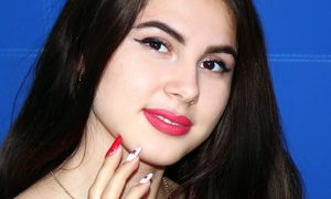 ViollinaLove naked before webcam in live video chat