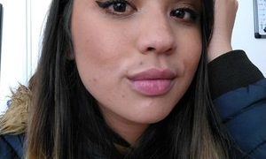 Agathaross naked before webcam in live video chat
